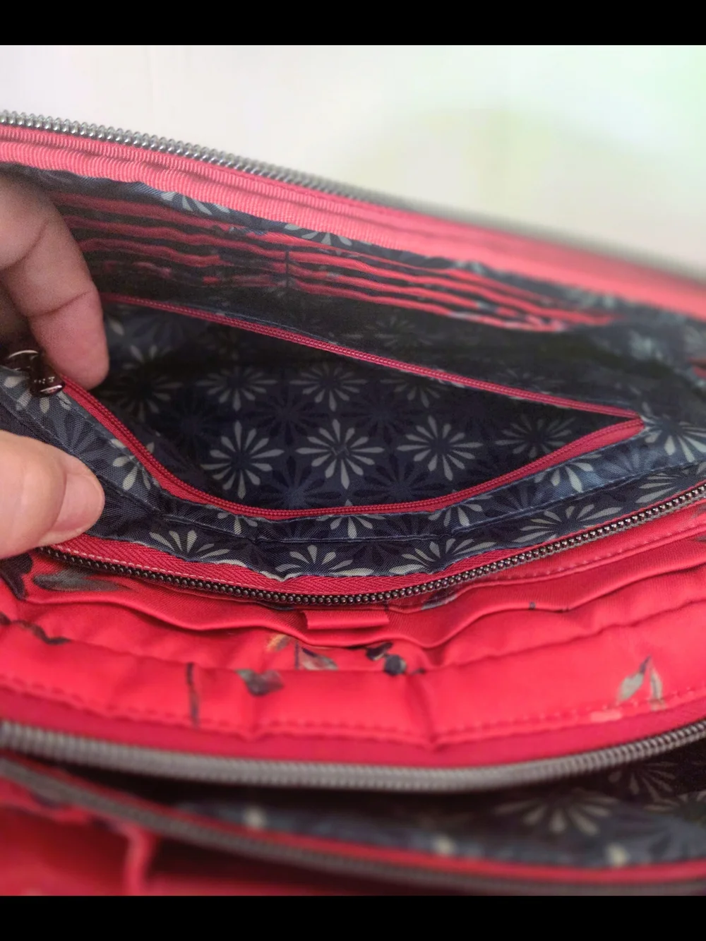 lug trolley crossbody